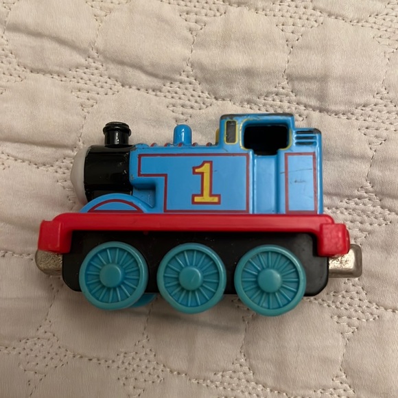 4/$20 2002 Thomas & Friends Thomas Train - Picture 2 of 7